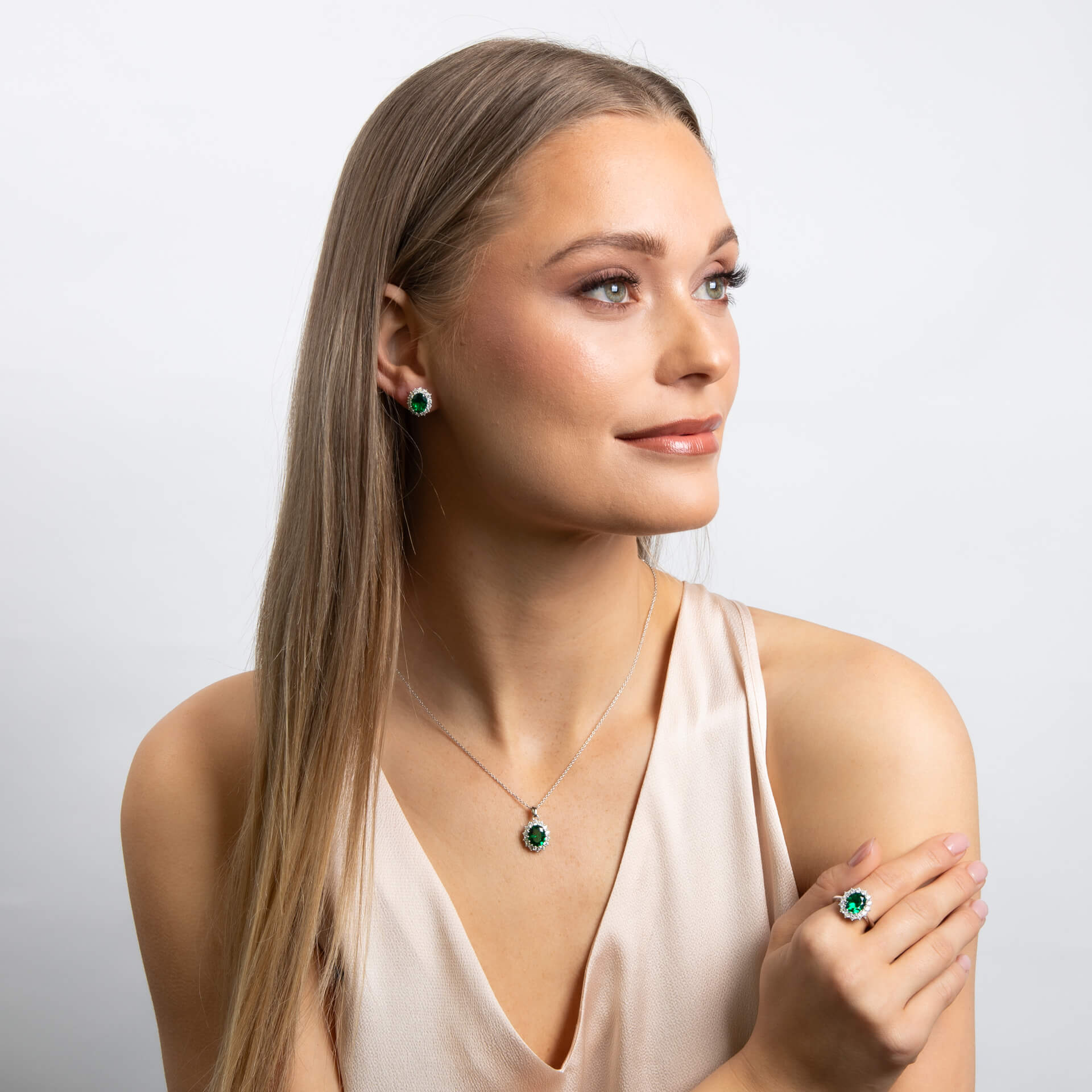 Oval Pendant with Surround