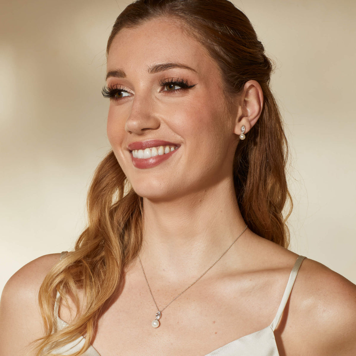 Christmas gifting for her featuring beautiful modern Diamonfire pearl jewellery
