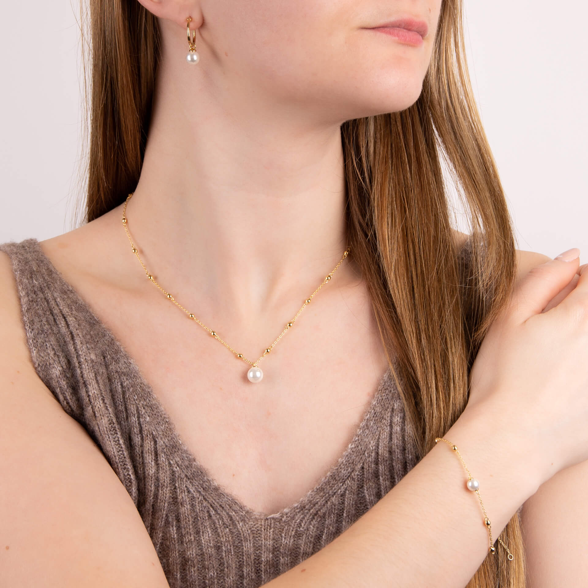 Station Necklace with Shell Pearl