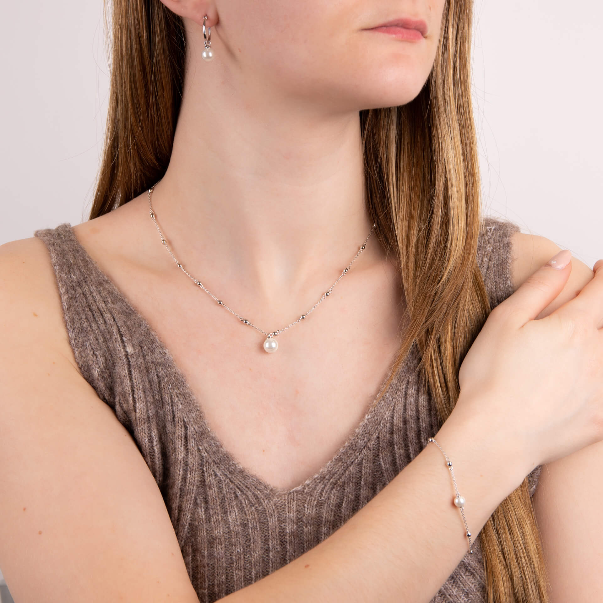 Station Necklace with Shell Pearl