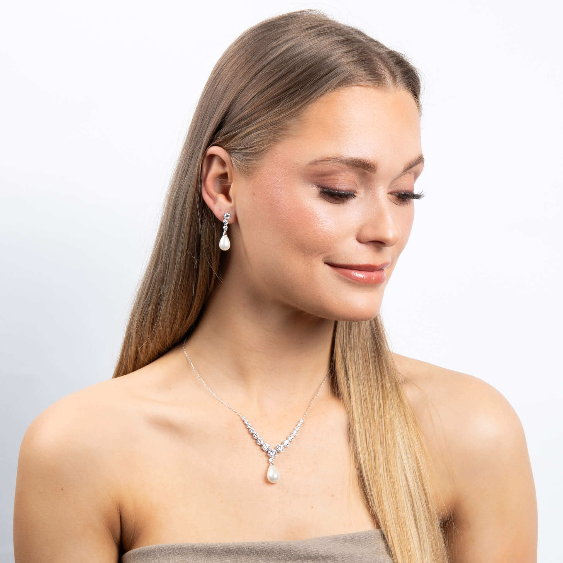 Statement Zirconia Lined Necklace with Shell Pearl Drop