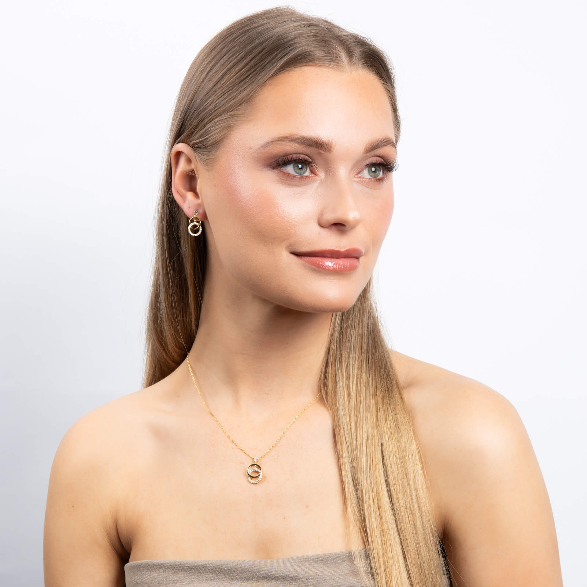 Interlinked Plain and Zirconia Rings Necklace